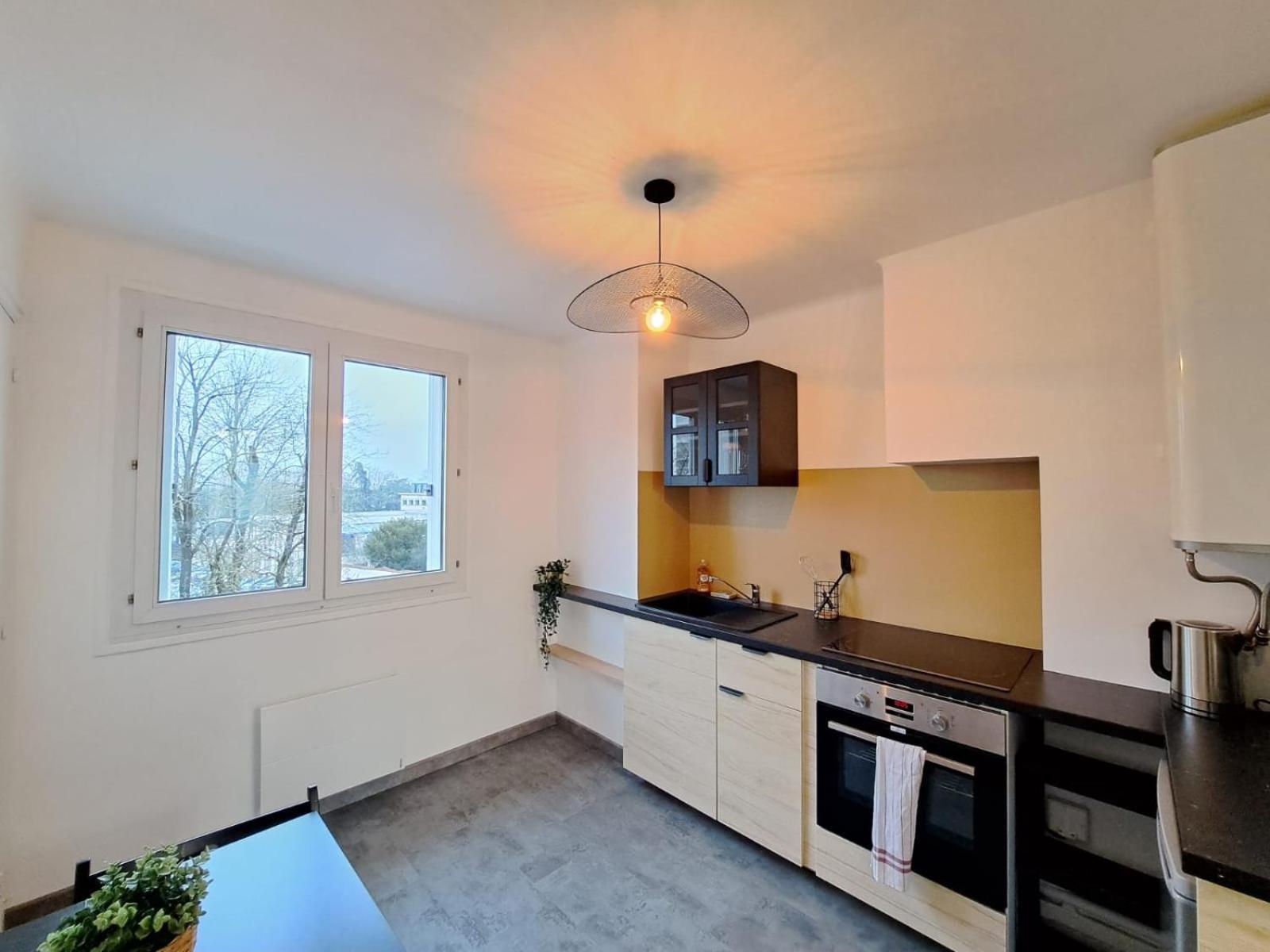 Appartement Cosy Au Coeur De Реймс Екстериор снимка